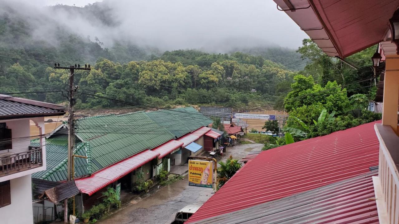 Pakbeng Guesthouse Exterior photo